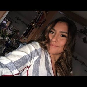 Meet your Posher, Iris